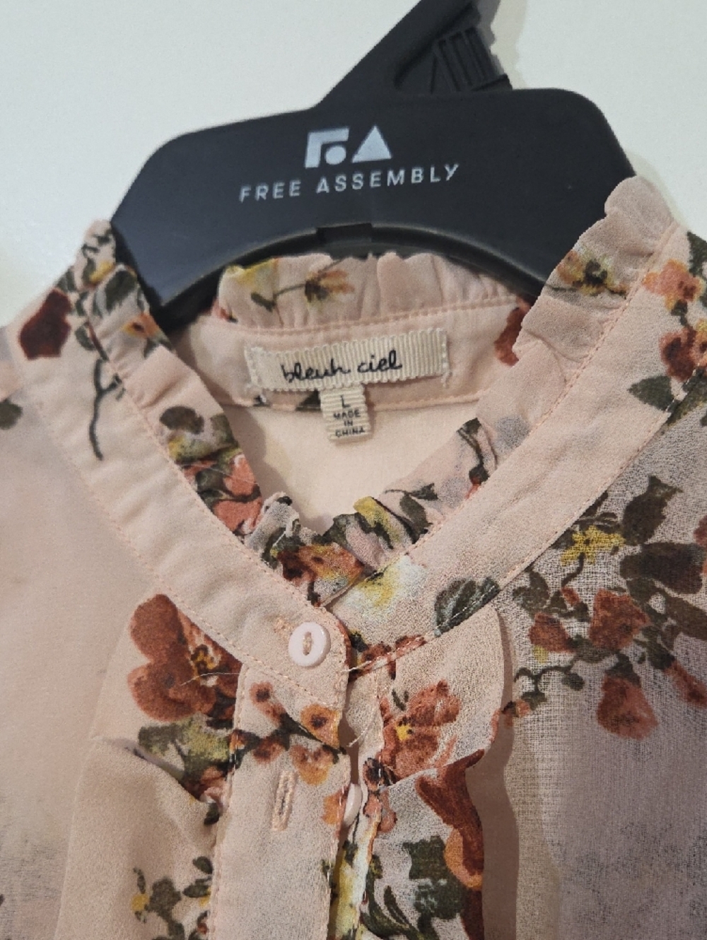 Cropped Ruffle Button-Up Blouse - Light Pink Floral - Picture 3 of 4